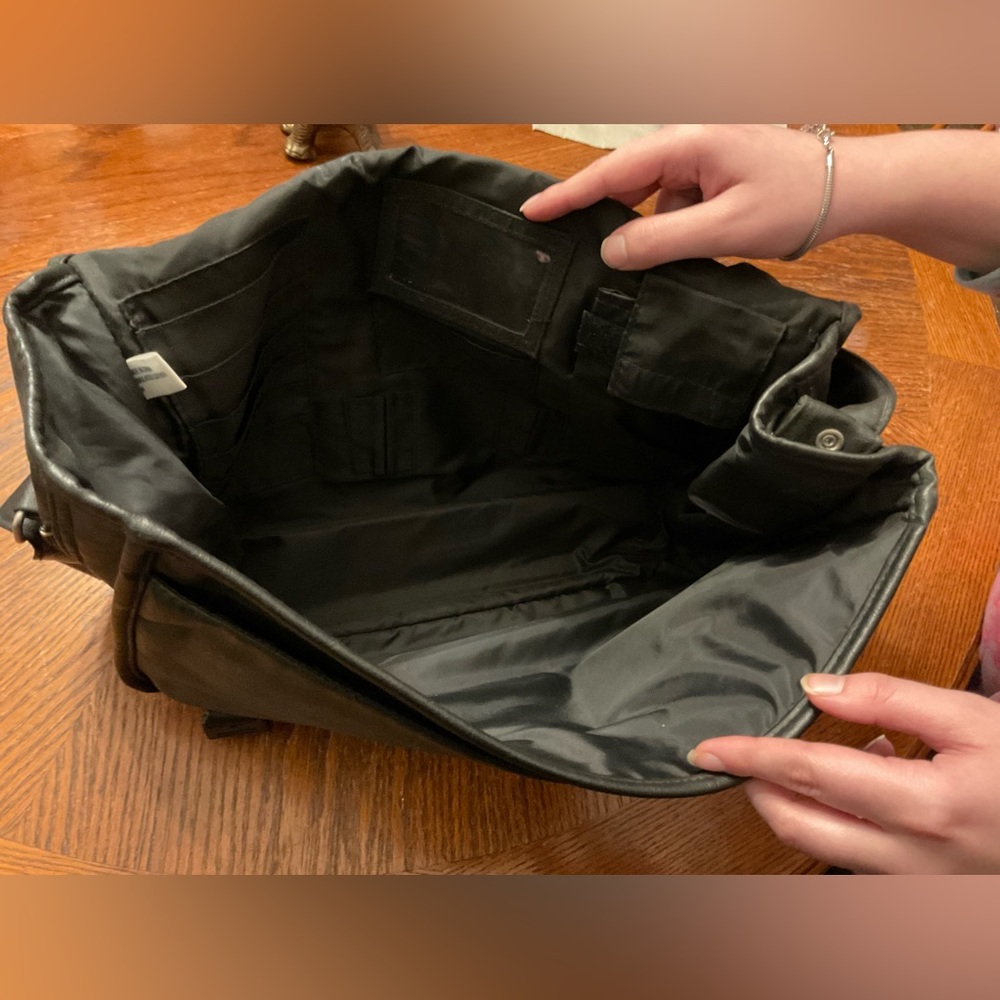 Multi Pocket Durable Vegan Faux Leather Silver Hardware Active Cary Bag! - Picture 4 of 16